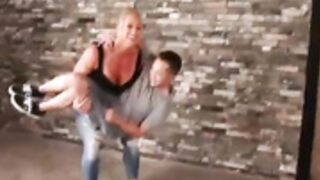 Sarah Backman emasculates and lift