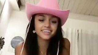 Idk who she is but she’s hot