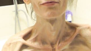 anorexic Denisa bath