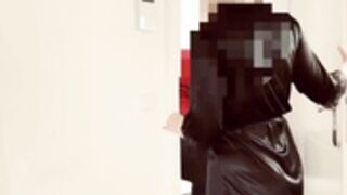 LiaEngel - Pizzabote durchgefickt mit mega Spermaladung