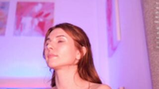 sweetkira555 14.10.2022 masturbating and squirting